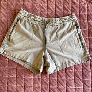 Athleta Cream Drawstring Active Utility Shorts Size 0